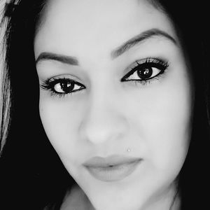 Meet your Posher, Alejandra